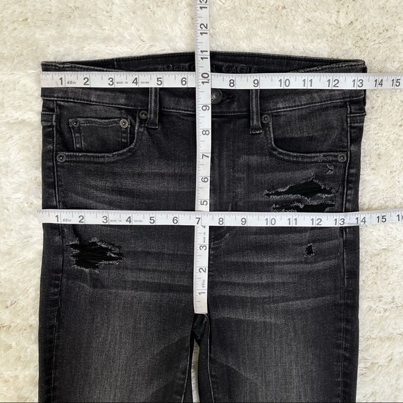 NWOT AEO super hi-rise biker denim shorts washed black distressed Bermuda Size 4 - Picture 4 of 8